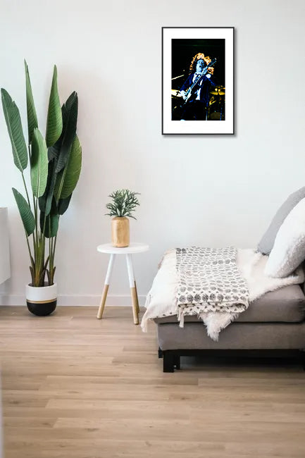 Angus Young (AC/DC) Paris 1982